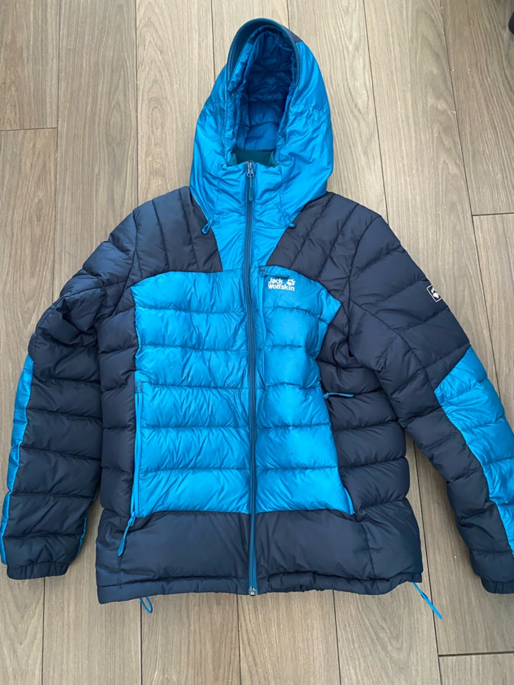 Jack Wolfskin Men’s Two-Tone Blue Quilted Down Puffer Jacket